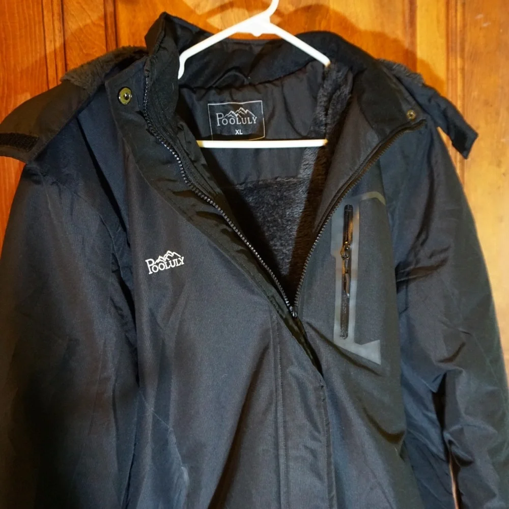 XL  Pooluly Women's Waterproof Jacket - Picture 8 of 9